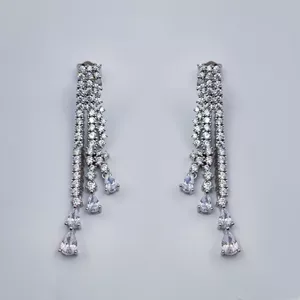 Elegantne srebrne minđuše sa cirkonima
