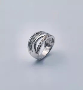 Elegantni srebrni prsten