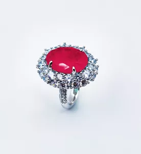 Srebrni prsten sa cirkonima crven